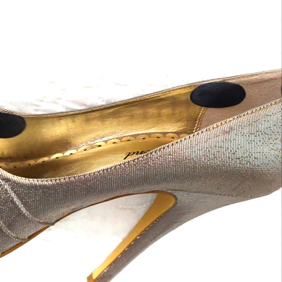 Lulu Townsend champagne heels. - Picture 7 of 11